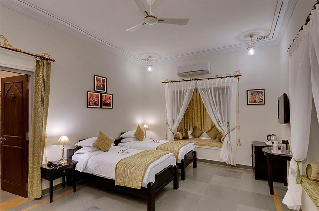Hotel The Amargarh Udaipur Exterior foto