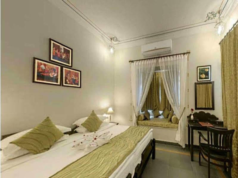 Hotel The Amargarh Udaipur Exterior foto